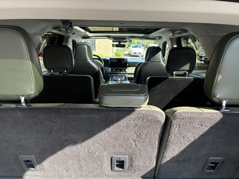 Used 2022 Lincoln Navigator Black Label AWD/4WD image 9