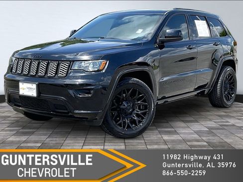 Used 2021 Jeep Grand Cherokee Laredo X AWD/4WD image 1