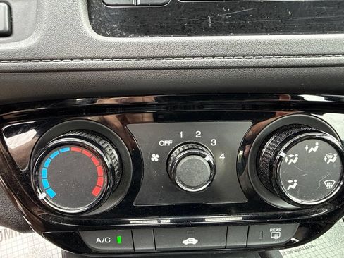 Used 2017 Honda HR-V LX image 30
