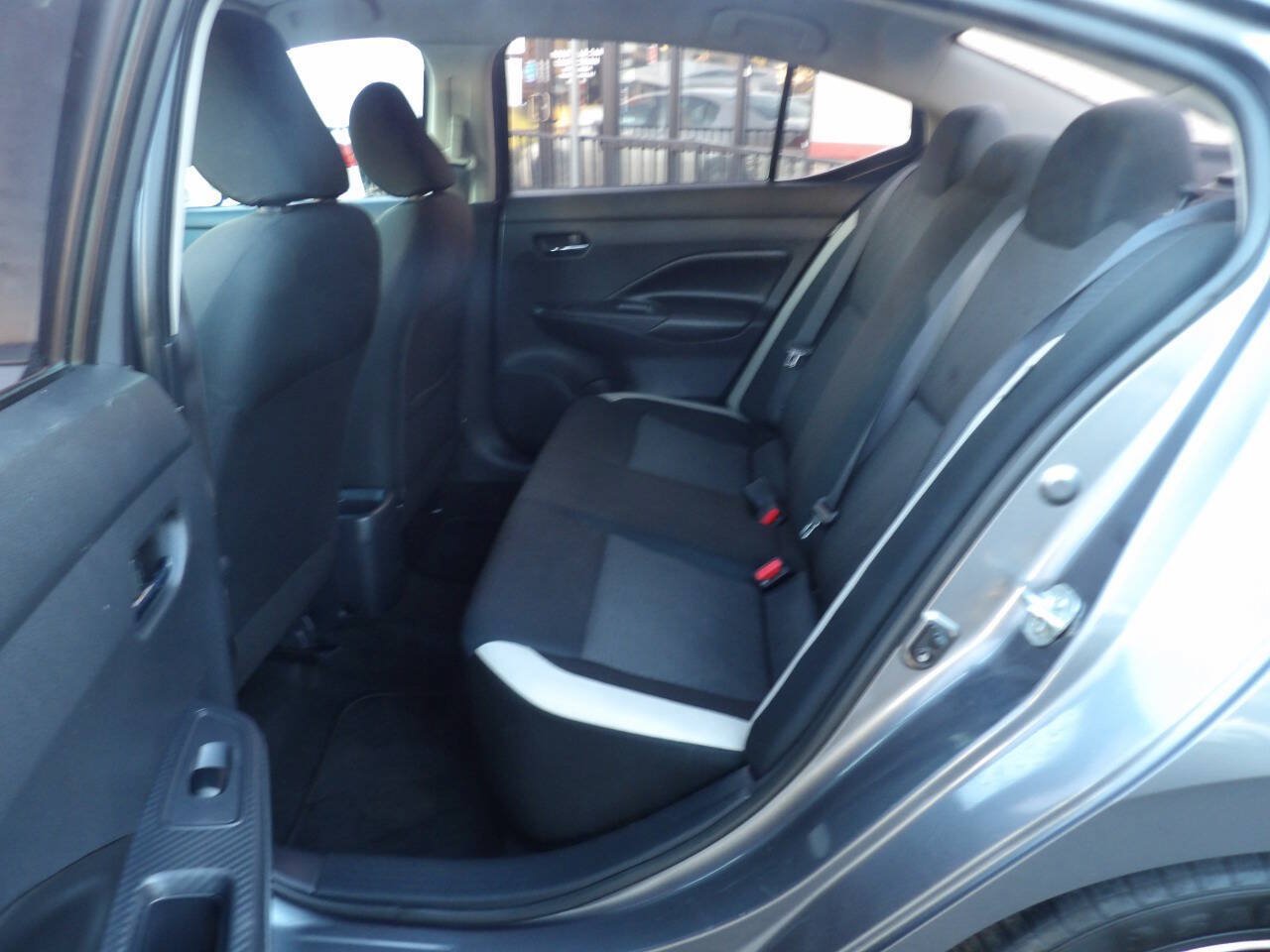 Used 2020 Nissan Versa SV FWD image 9