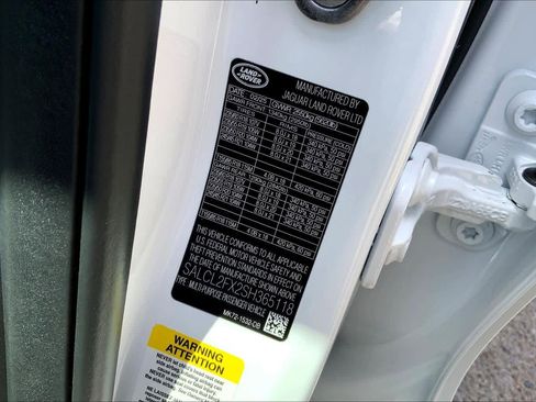 New 2025 Land Rover Discovery Sport Dynamic SE image 19