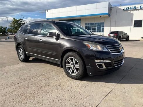 Used 2017 Chevrolet Traverse LT AWD/4WD image 3