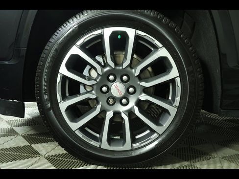 Used 2020 GMC Acadia Denali w/ Technology Package image 7