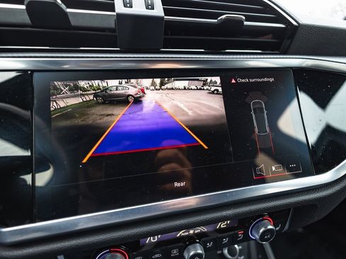 Used 2023 Audi Q3 2.0T Premium image 24