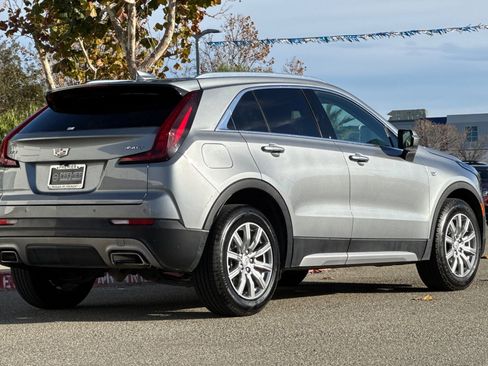 Used 2023 Cadillac XT4 Premium Luxury image 4
