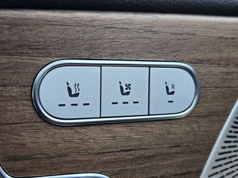 Used 2022 Mercedes-Benz GLS 450 GLS 450 image 30