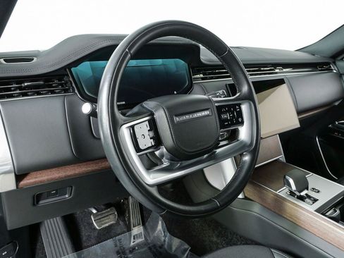 Used 2024 Land Rover Range Rover SE AWD/4WD image 3