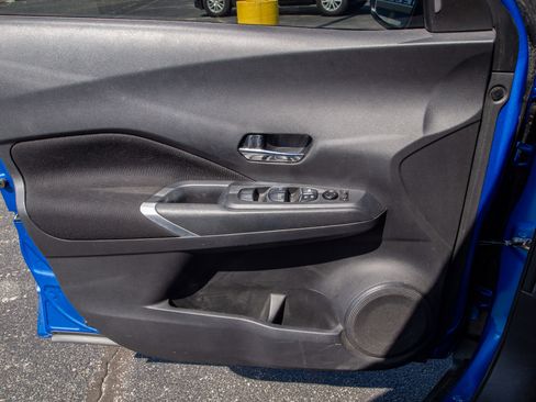 Used 2021 Nissan Kicks SV image 11