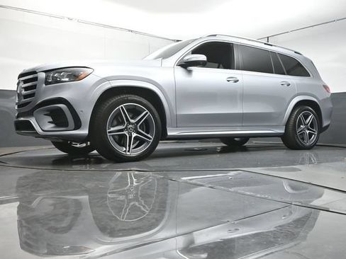 Certified 2025 Mercedes-Benz GLS 450 4MATIC w/ AMG Line Exterior image 36