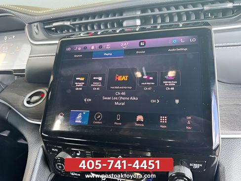 Used 2025 Jeep Grand Cherokee Limited w/ Black Appearance Package AWD/4WD image 37