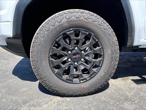 Used 2026 GMC Canyon Elevation AWD/4WD image 2