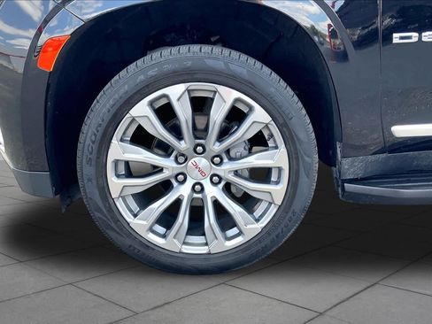 Used 2021 GMC Yukon XL Denali AWD/4WD image 11