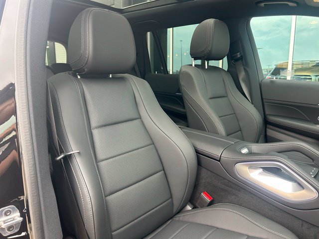Used 2025 Mercedes-Benz GLS 450 4MATIC image 43