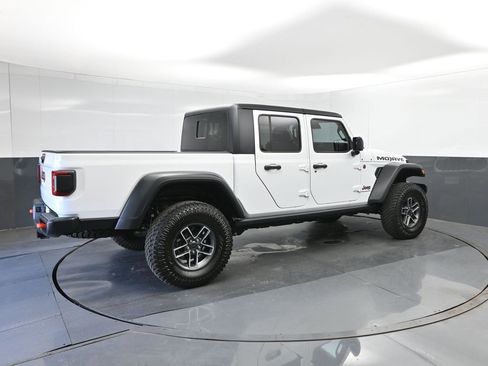 Used 2025 Jeep Gladiator Mojave w/ Convenience Group image 15
