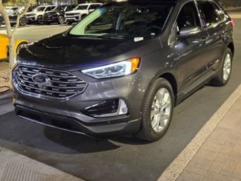 Used 2020 Ford Edge Titanium w/ Equipment Group 301A AWD/4WD image 4