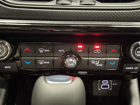 New 2026 Jeep Compass Latitude AWD/4WD image 17