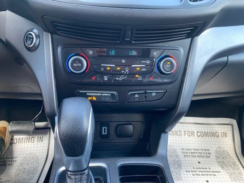 Used 2019 Ford Escape SE FWD image 20