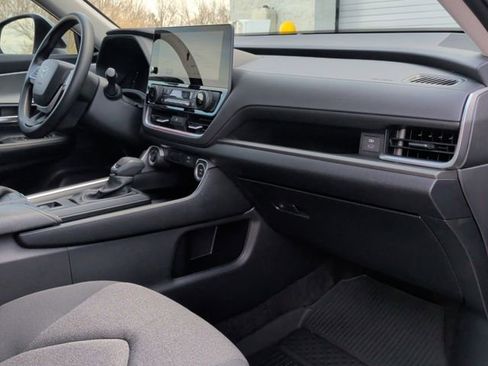 Certified 2025 Toyota Grand Highlander LE image 29