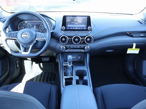 New 2025 Nissan Sentra SV image 6