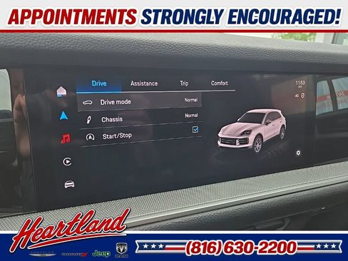 Used 2024 Porsche Cayenne w/ Premium Package AWD/4WD image 56