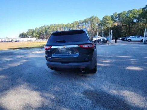 Certified 2021 Chevrolet Traverse LT image 4