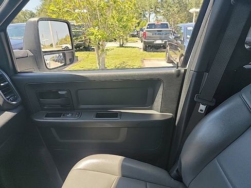 Used 2024 RAM 3500 Tradesman w/ Chrome Appearance Group AWD/4WD image 19