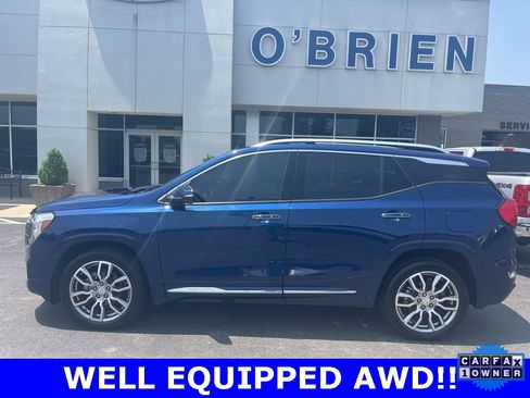 Used 2022 GMC Terrain Denali w/ Denali Premium Package image 2