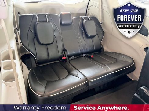 Used 2021 Chrysler Pacifica Limited AWD/4WD image 35