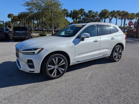 Used 2022 Volvo XC60 T8 Inscription w/ Advanced Package image 9