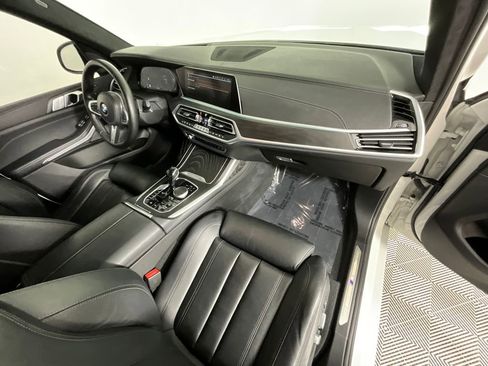 Used 2021 BMW X7 xDrive40i w/ M Sport Package AWD/4WD image 19