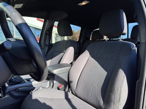 Used 2017 Toyota Tacoma TRD Off-Road image 18