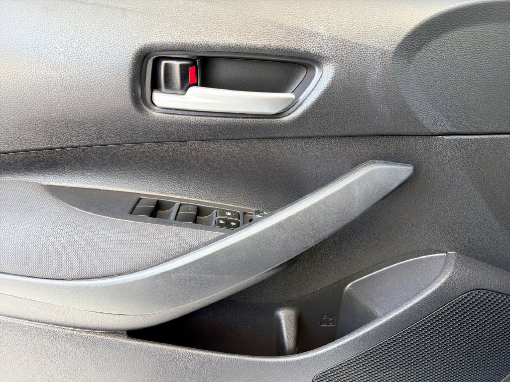 Used 2020 Toyota Corolla LE FWD image 29