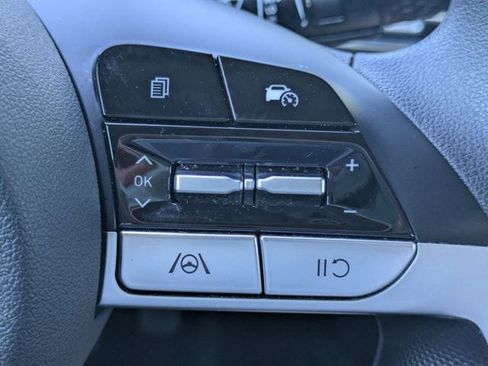 Used 2024 Hyundai Elantra SEL FWD image 24