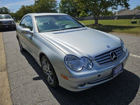 Used 2005 Mercedes-Benz CLK 320 Coupe image 7