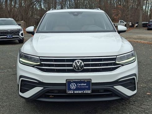 Certified 2024 Volkswagen Tiguan SE image 3