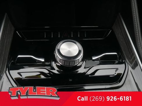 Used 2022 Jeep Wagoneer Series III w/ Premium Group I AWD/4WD image 32