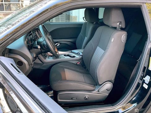 Used 2023 Dodge Challenger SXT image 6