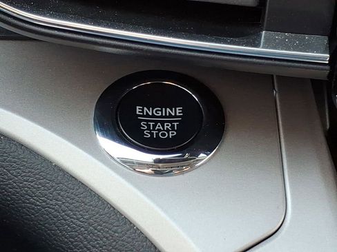 Used 2024 Ford Explorer XLT w/ Equipment Group 202A image 21