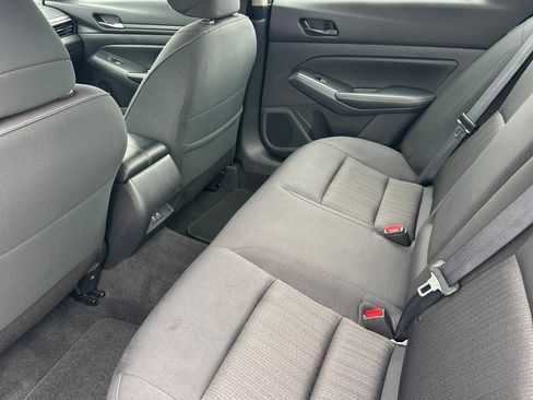 Used 2025 Nissan Altima 2.5 SV FWD image 12