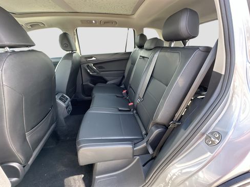 Used 2019 Volkswagen Tiguan SE w/ Panoramic Sunroof Package FWD image 24