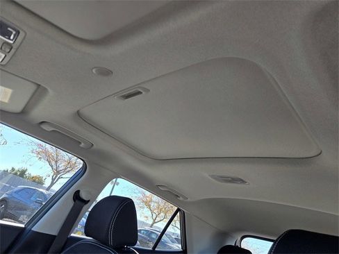 Certified 2025 Hyundai Venue SEL image 19