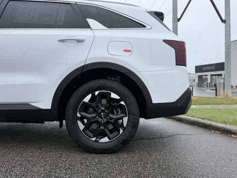 New 2025 Kia Sorento S image 28