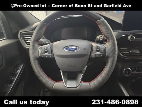 Used 2025 Ford Escape ST-Line Select AWD/4WD image 17