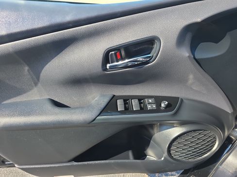 Used 2022 Toyota Prius FWD image 26