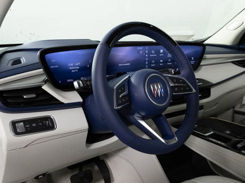 Used 2025 Buick Enclave Avenir w/ Super Cruise Package FWD image 4
