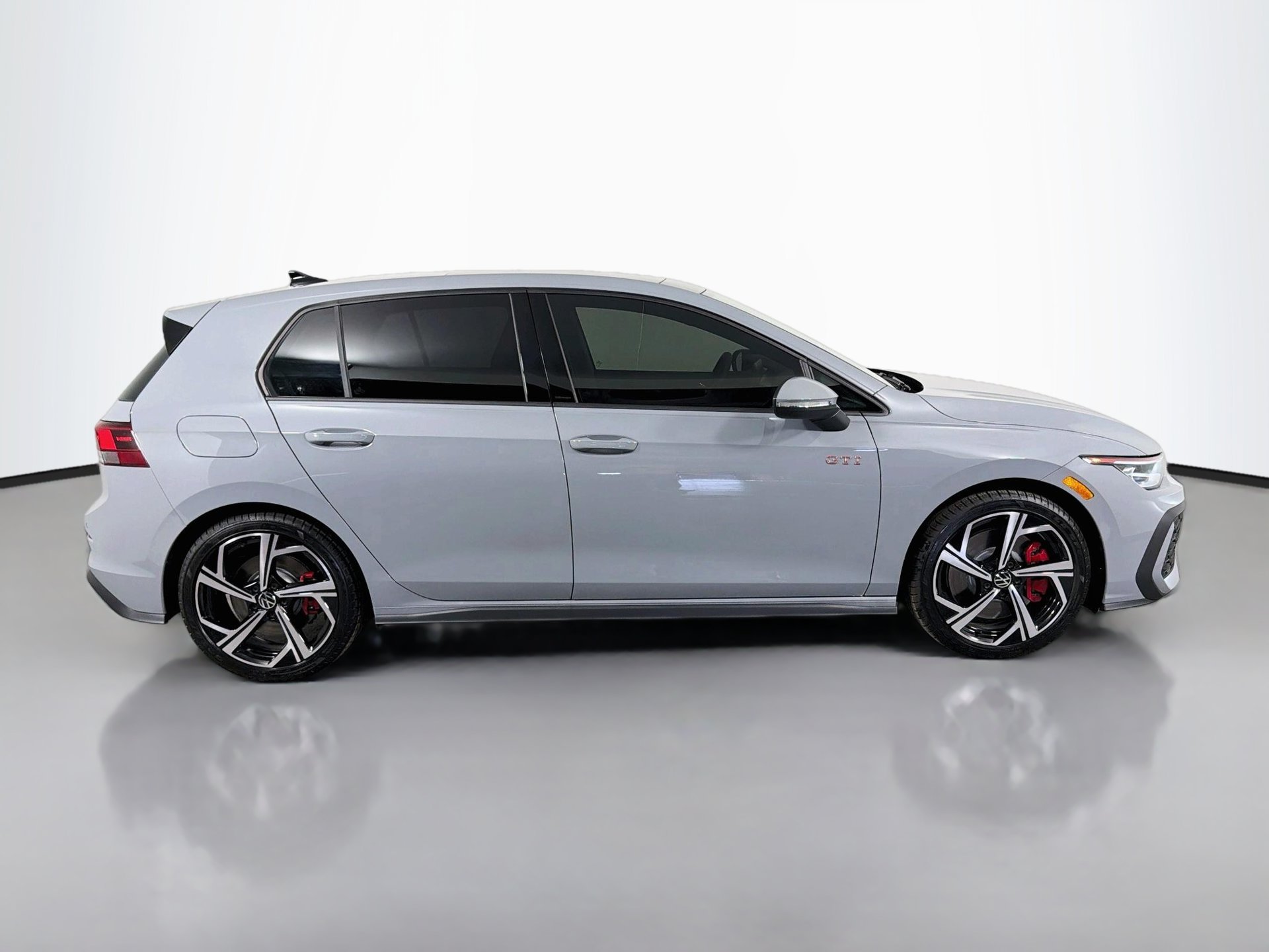 New 2026 Volkswagen GTI SE FWD image 4