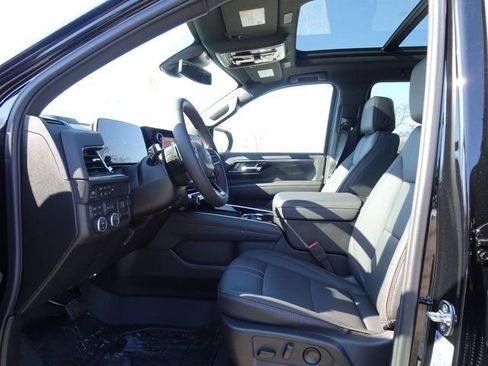 New 2026 Chevrolet Suburban RST w/ RST Capability Package image 6