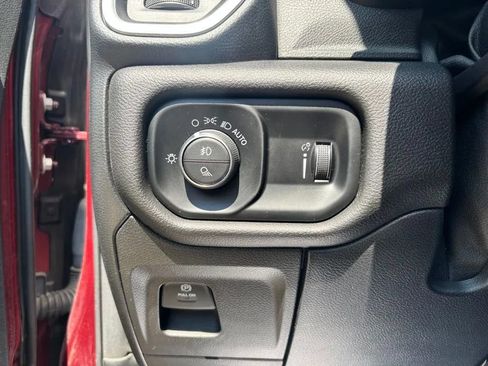 Used 2020 RAM 1500 Big Horn AWD/4WD image 13