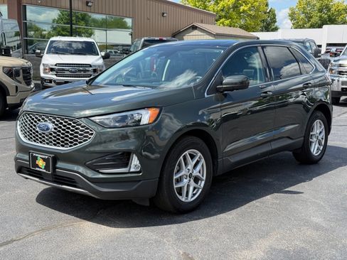 Used 2023 Ford Edge SEL w/ Convenience Package AWD/4WD image 4