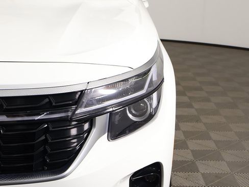 Certified 2025 Kia Seltos S image 14